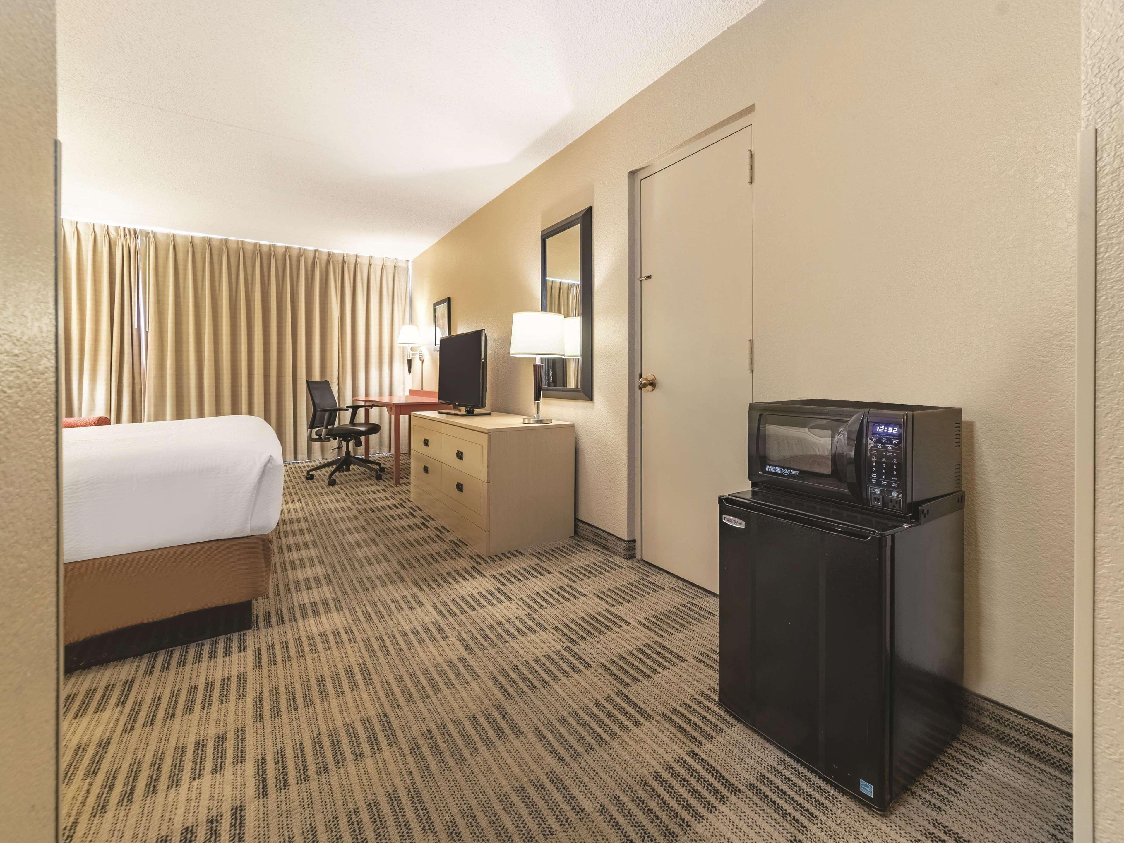 Ramada Inn By Wyndham Fairfield Nj Zewnętrze zdjęcie