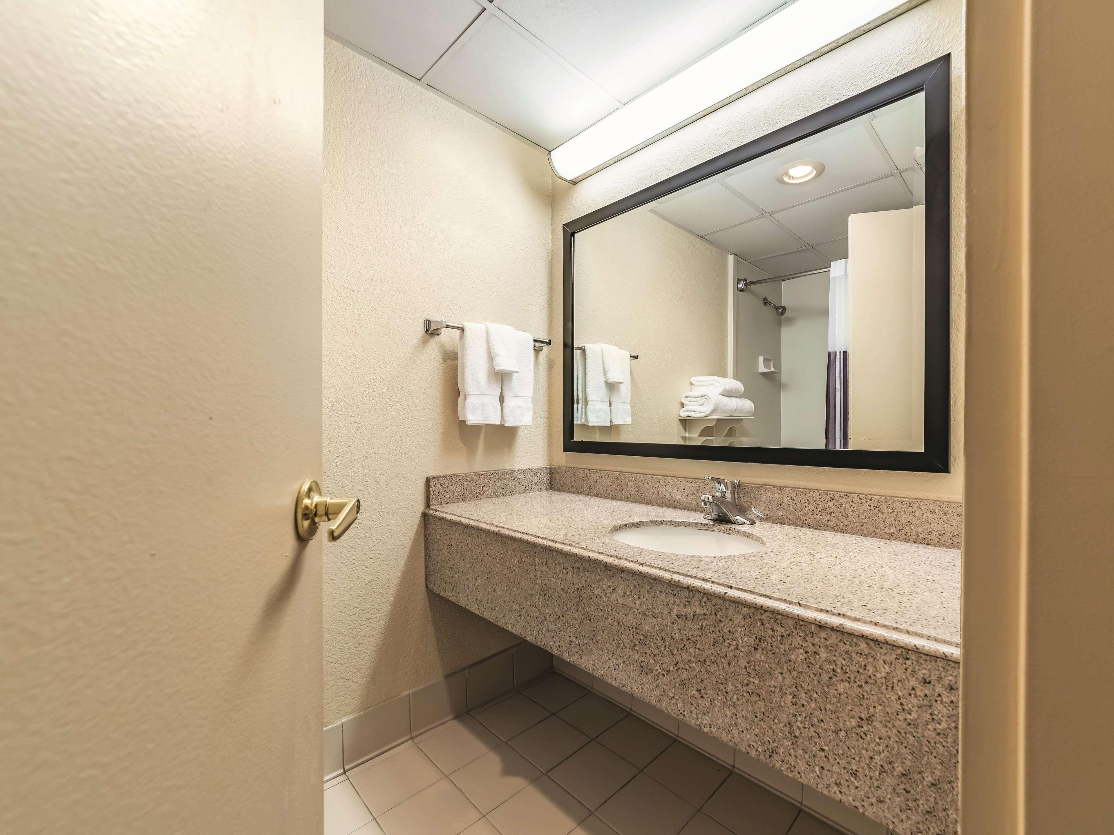 Ramada Inn By Wyndham Fairfield Nj Zewnętrze zdjęcie