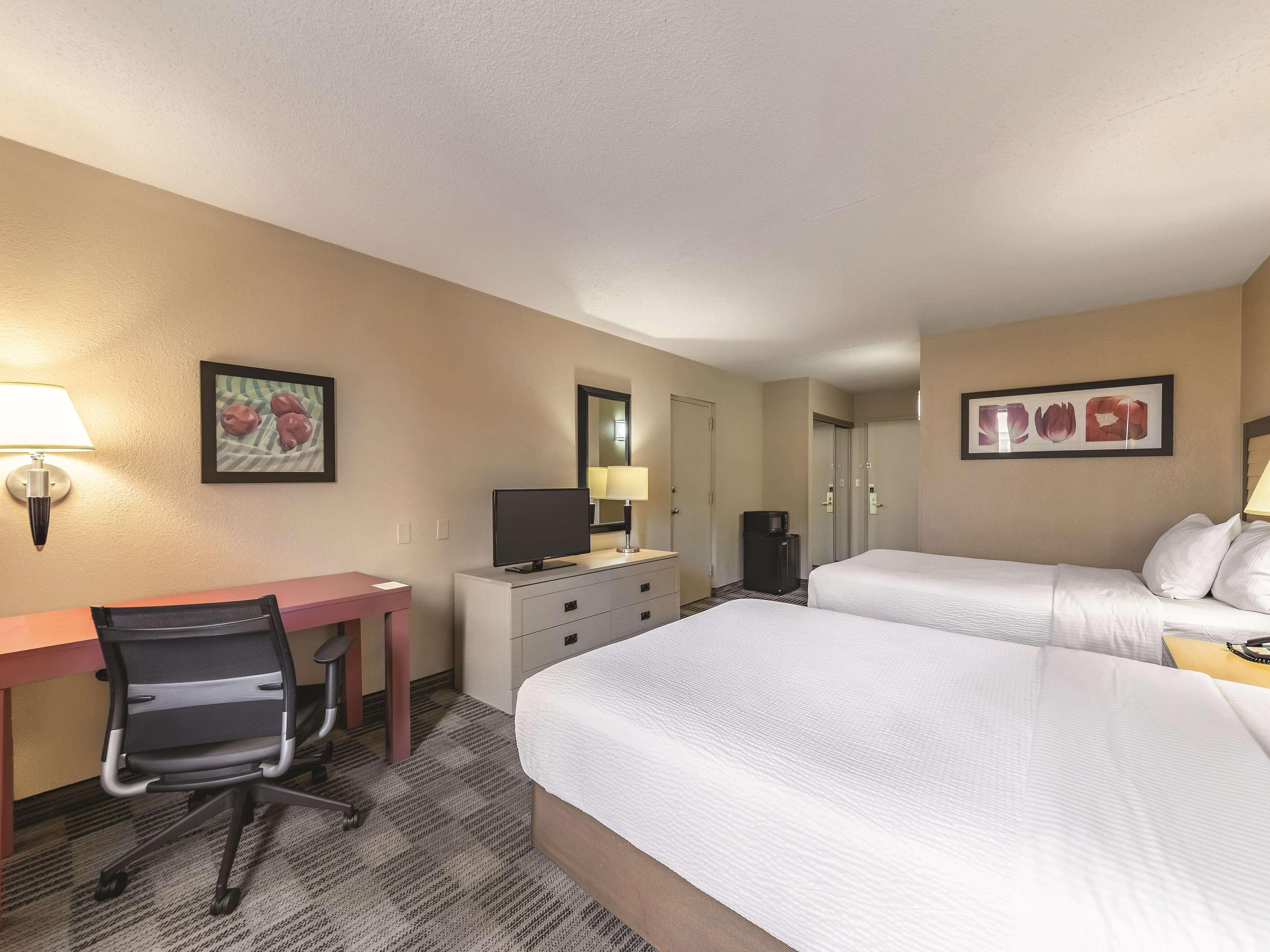 Ramada Inn By Wyndham Fairfield Nj Zewnętrze zdjęcie