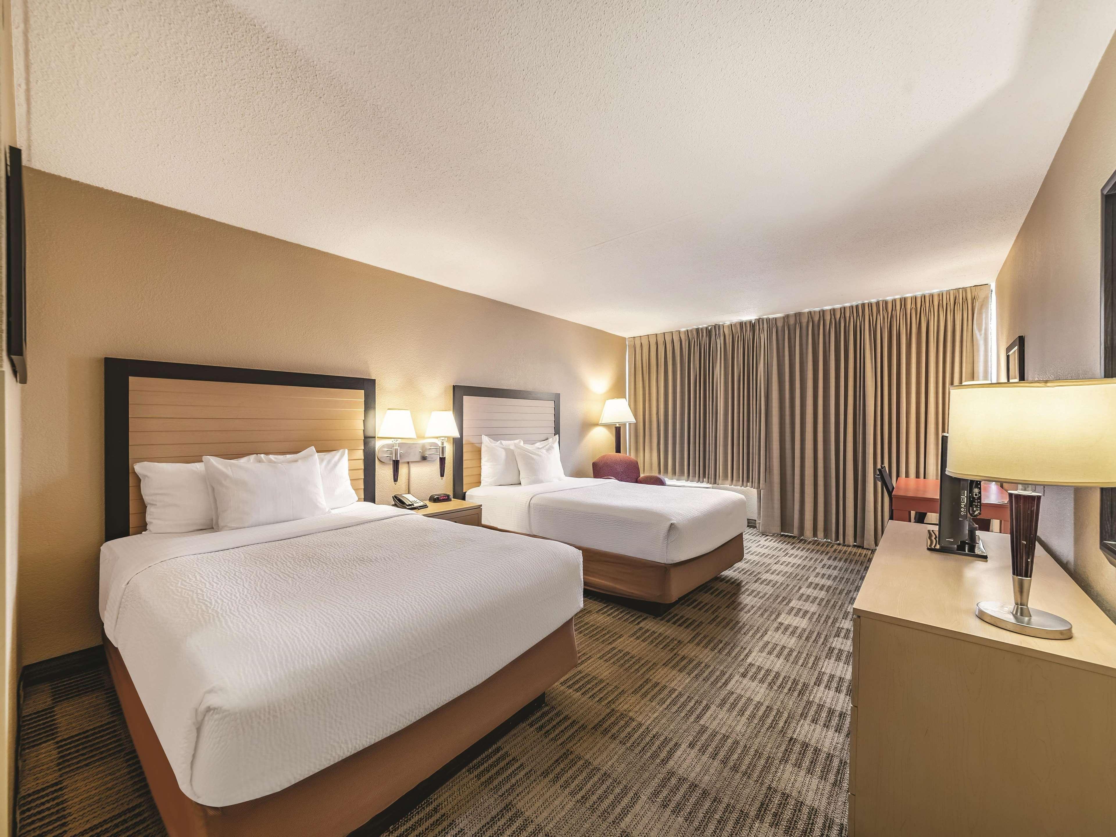 Ramada Inn By Wyndham Fairfield Nj Zewnętrze zdjęcie