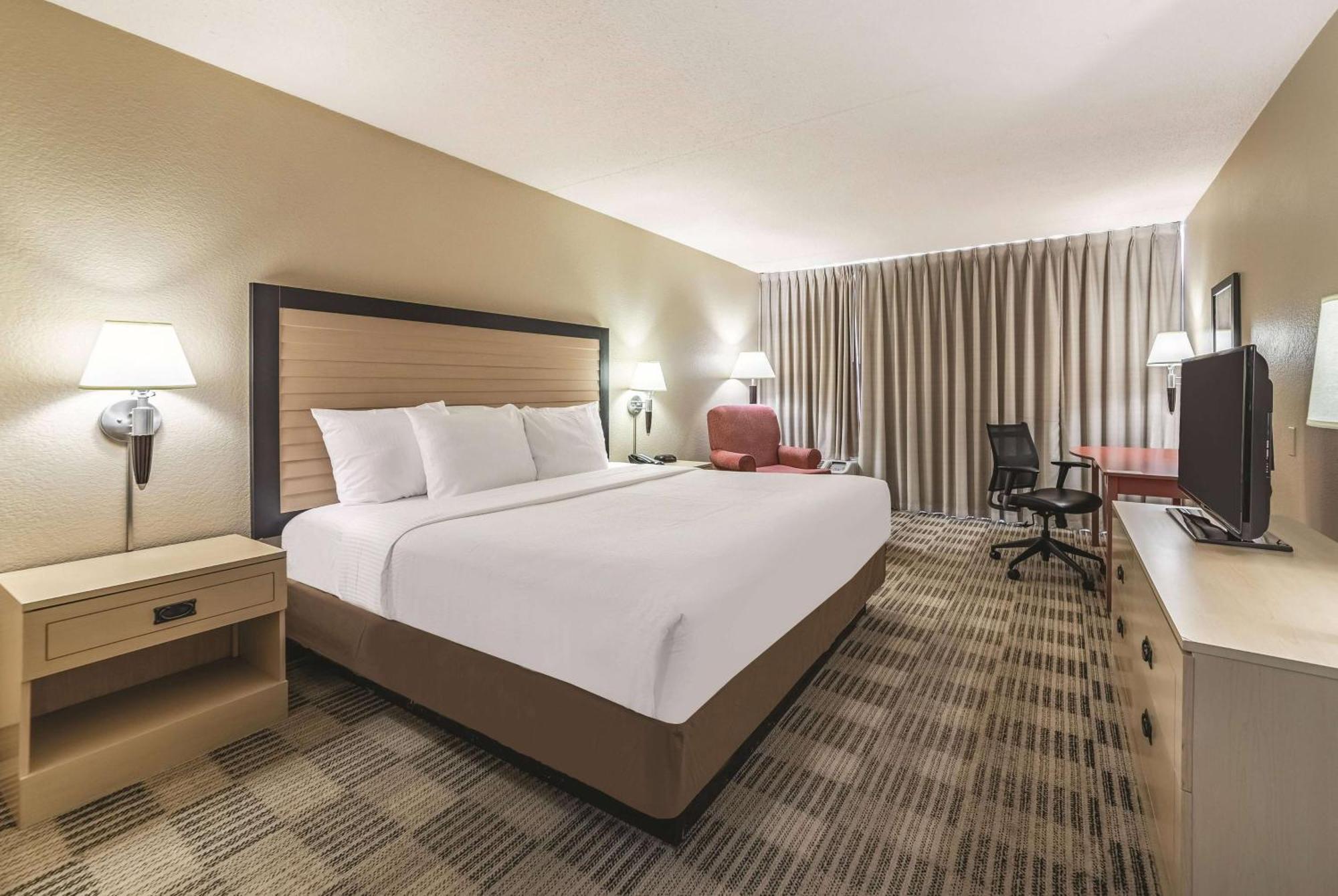 Ramada Inn By Wyndham Fairfield Nj Zewnętrze zdjęcie