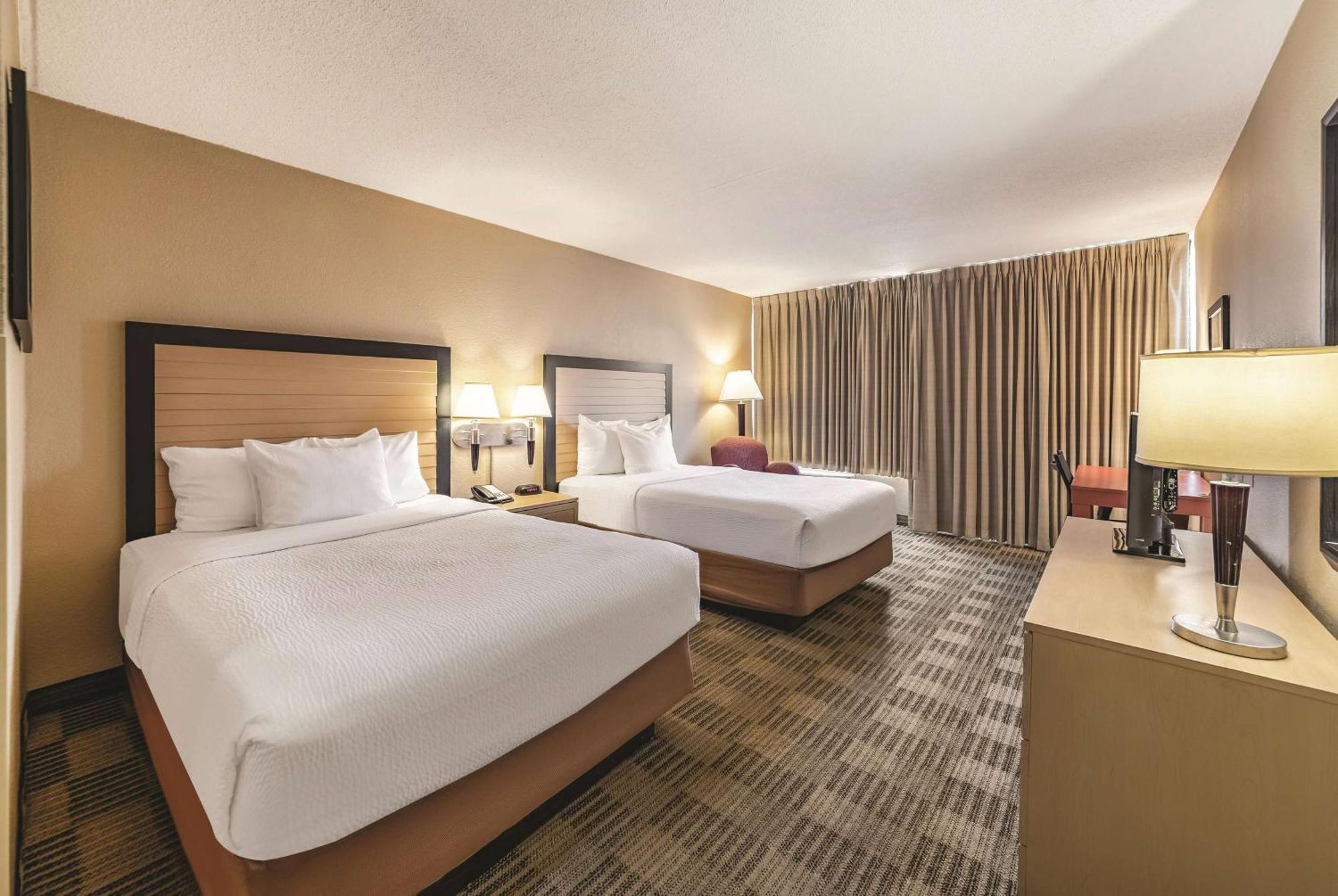 Ramada Inn By Wyndham Fairfield Nj Zewnętrze zdjęcie