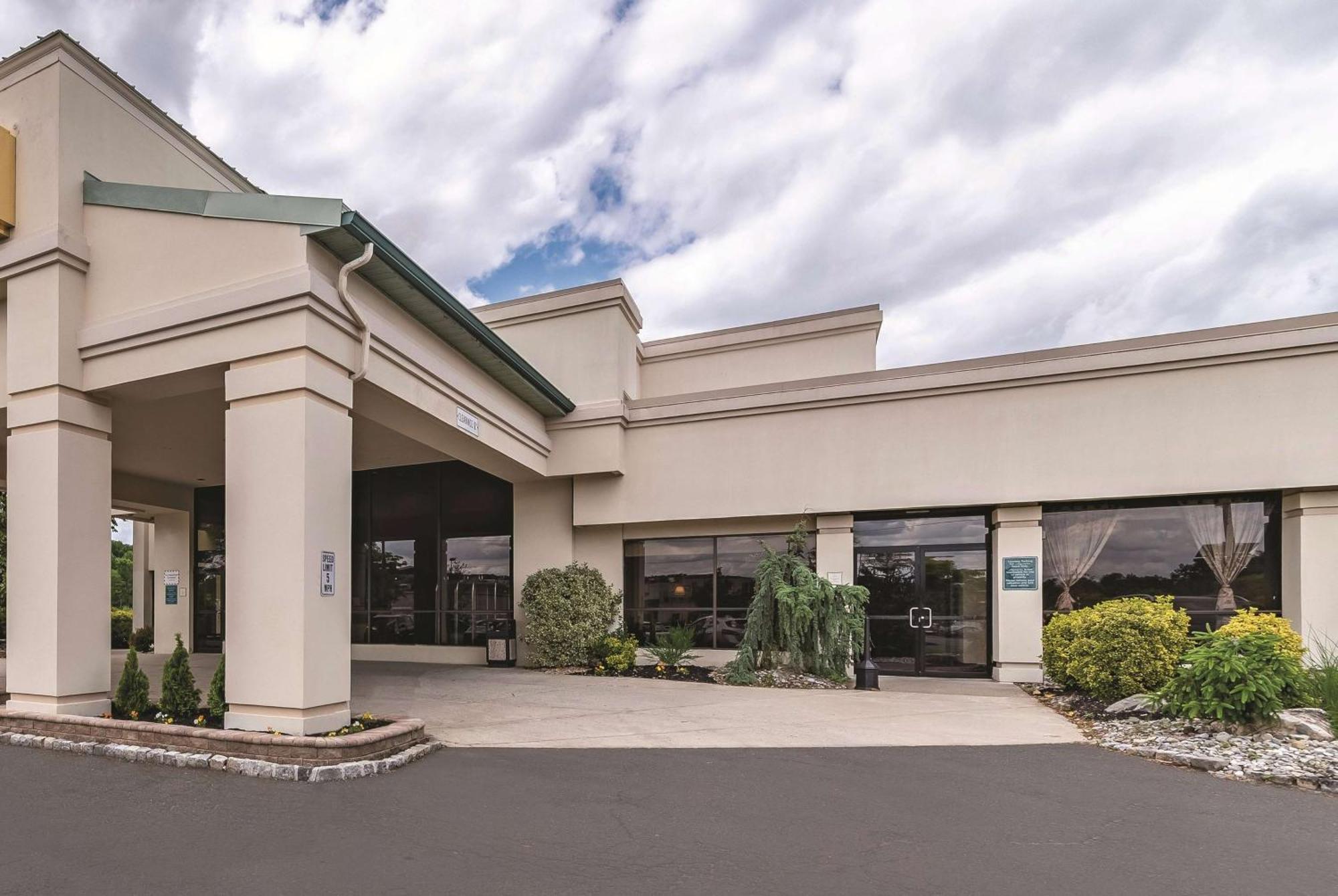 Ramada Inn By Wyndham Fairfield Nj Zewnętrze zdjęcie